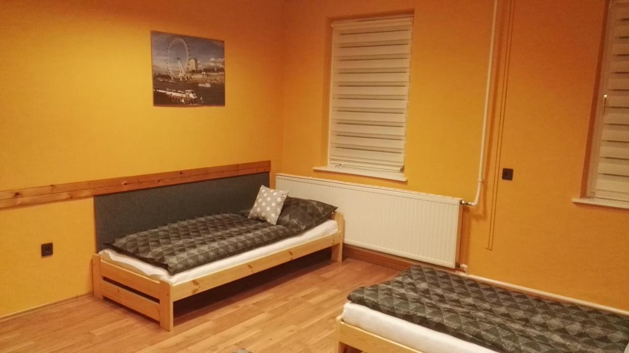 Collingo Belvarosi Szallas Daire Kazincbarcika Dış mekan fotoğraf